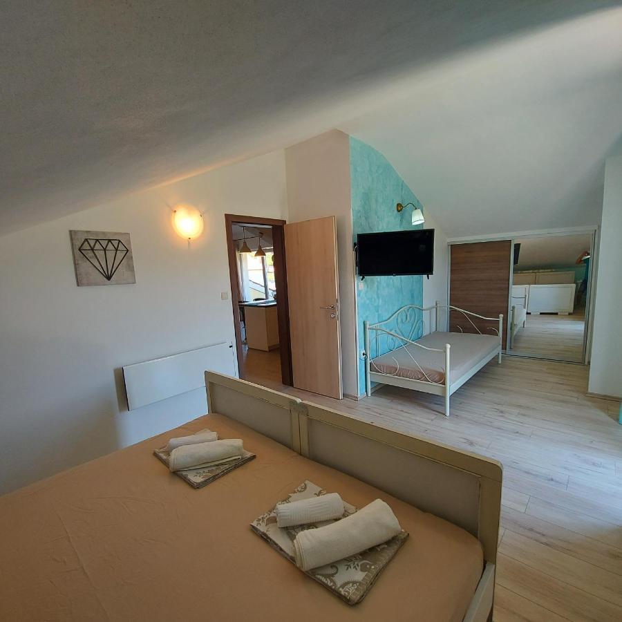Apartments Batistić Supetarska Draga Zewnętrze zdjęcie
